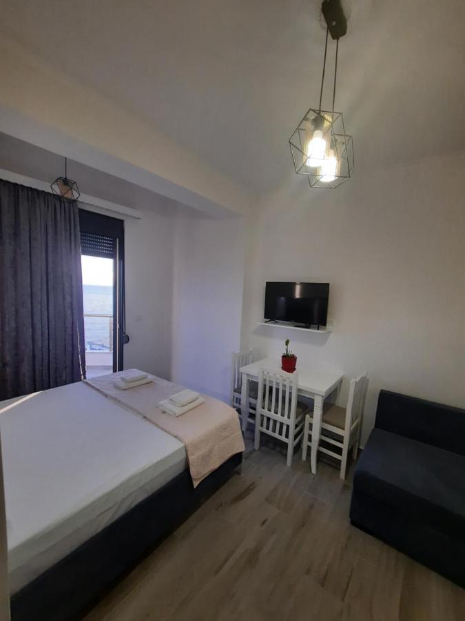 Nora'S Guesthouse Sarandë Esterno foto