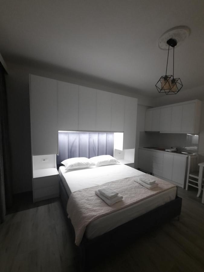 Nora'S Guesthouse Sarandë Esterno foto