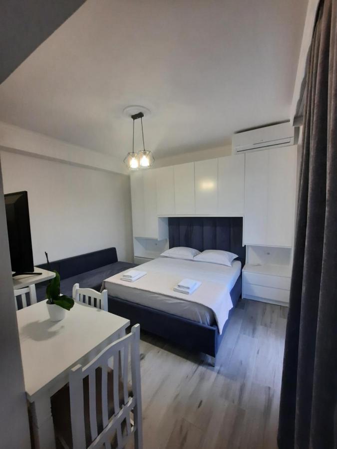 Nora'S Guesthouse Sarandë Esterno foto