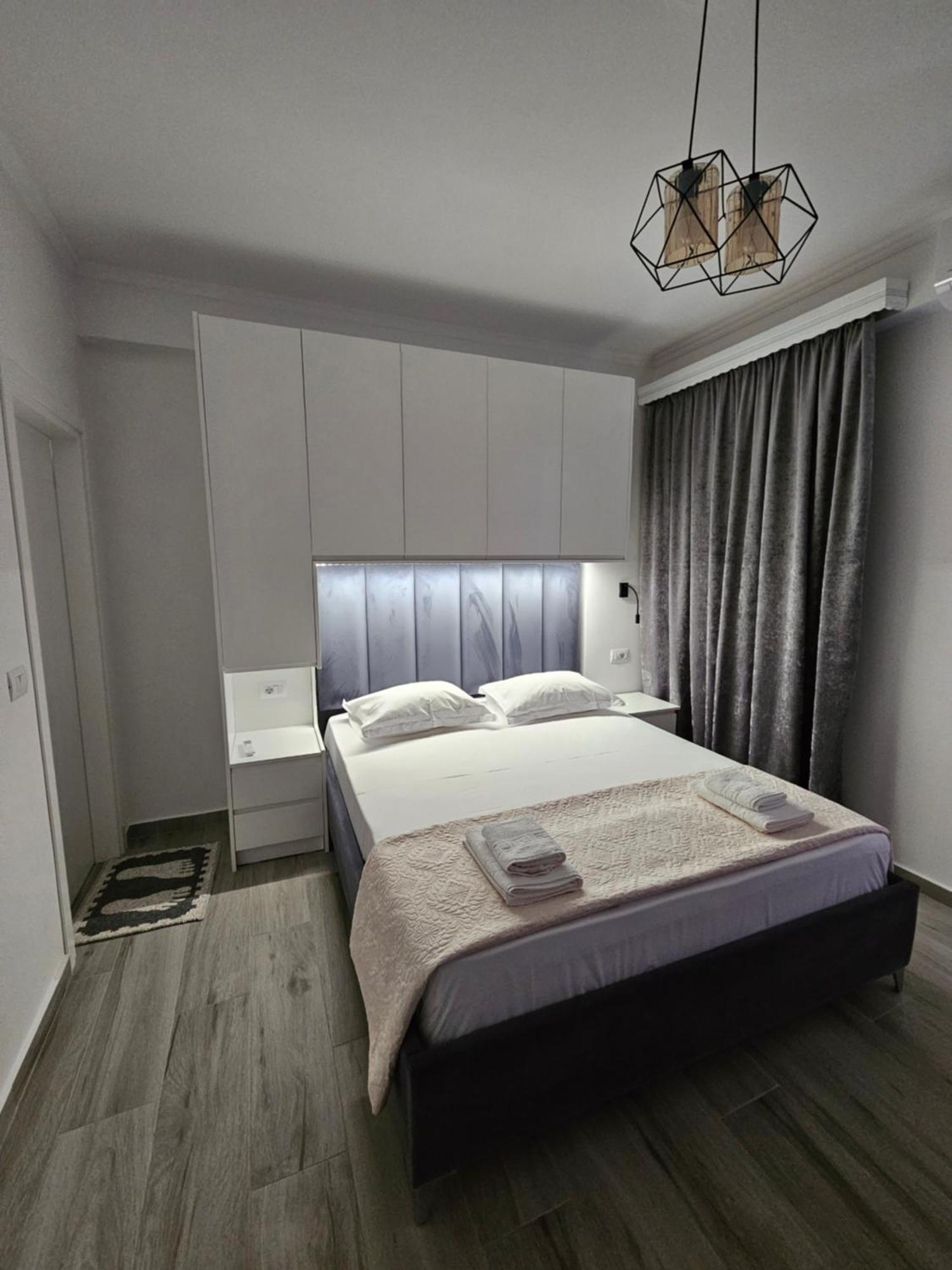 Nora'S Guesthouse Sarandë Esterno foto